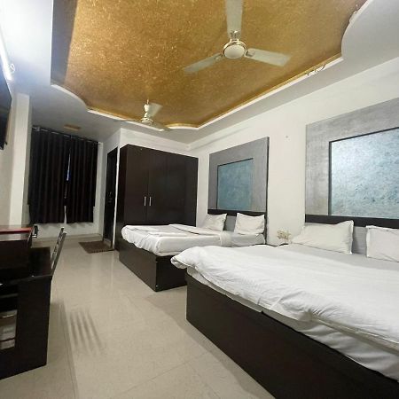 Blue Rose International, Family Hotel Agra  Exterior foto